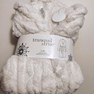 Tranquil & True Women's Plush Robe